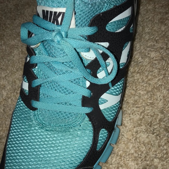 aqua & black nike tennis shoes - Picture 3 of 3